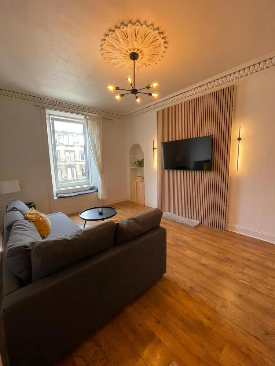 Image 5 of 1 Bed Apartment (sleeps 4) on Leith Walk