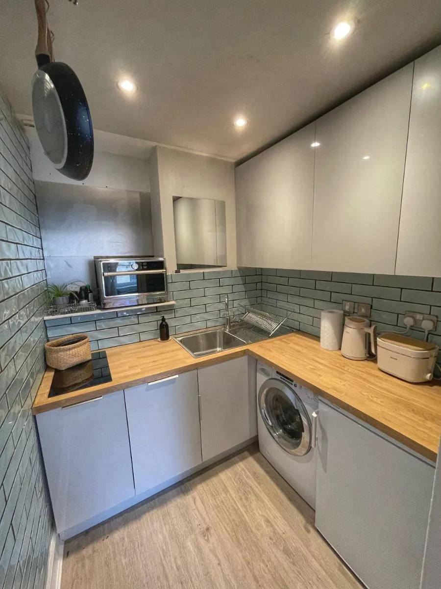 Image 4 of 1 Bed Apartment (sleeps 4) on Leith Walk