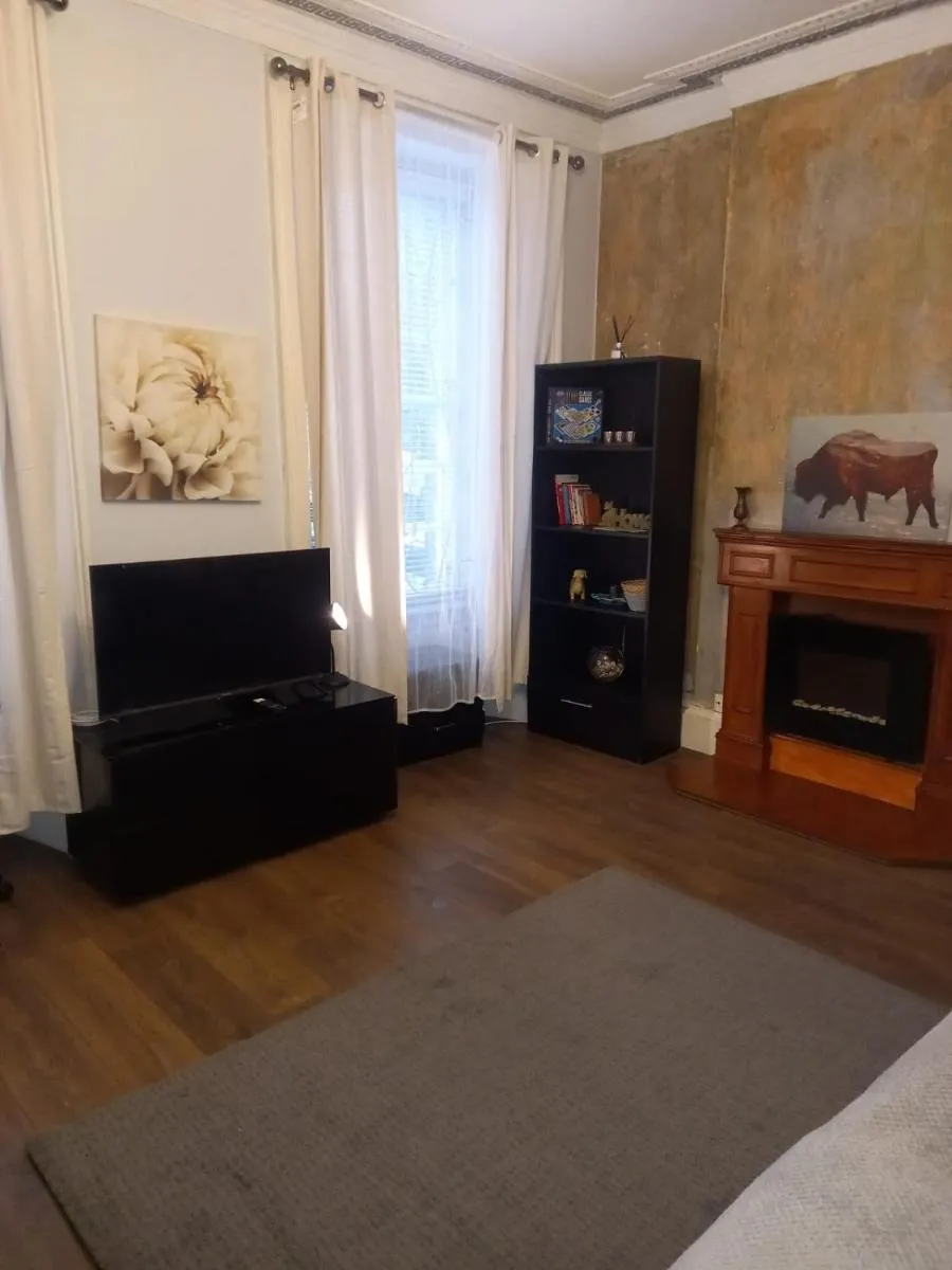 Image 6 of 1 Bedrooms Flat in Central Edinburgh Haymarket, Heart of Edinburgh Flat Sleeps 4 ,