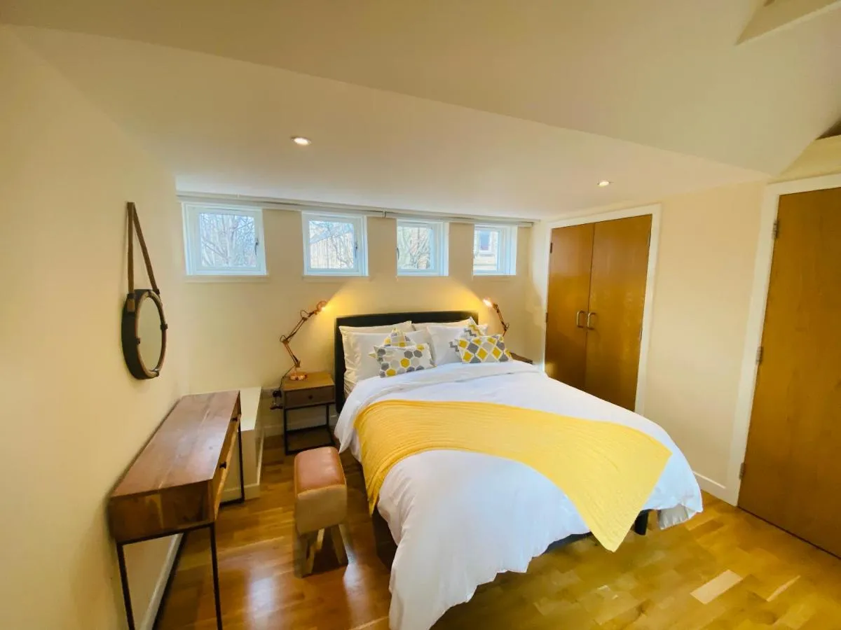 Image 1 of 2 Bed 2 bath with Private Parking