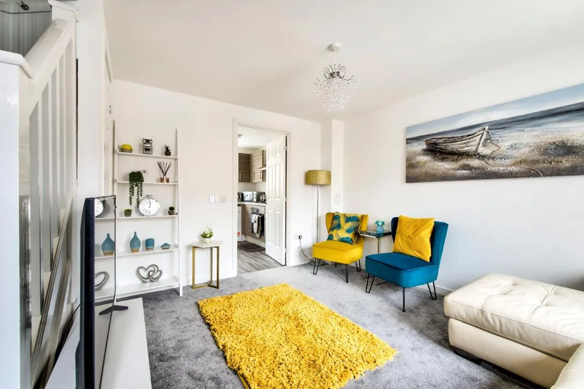 Image of 2-Bedroom Holiday Home With Private Garden & Parking