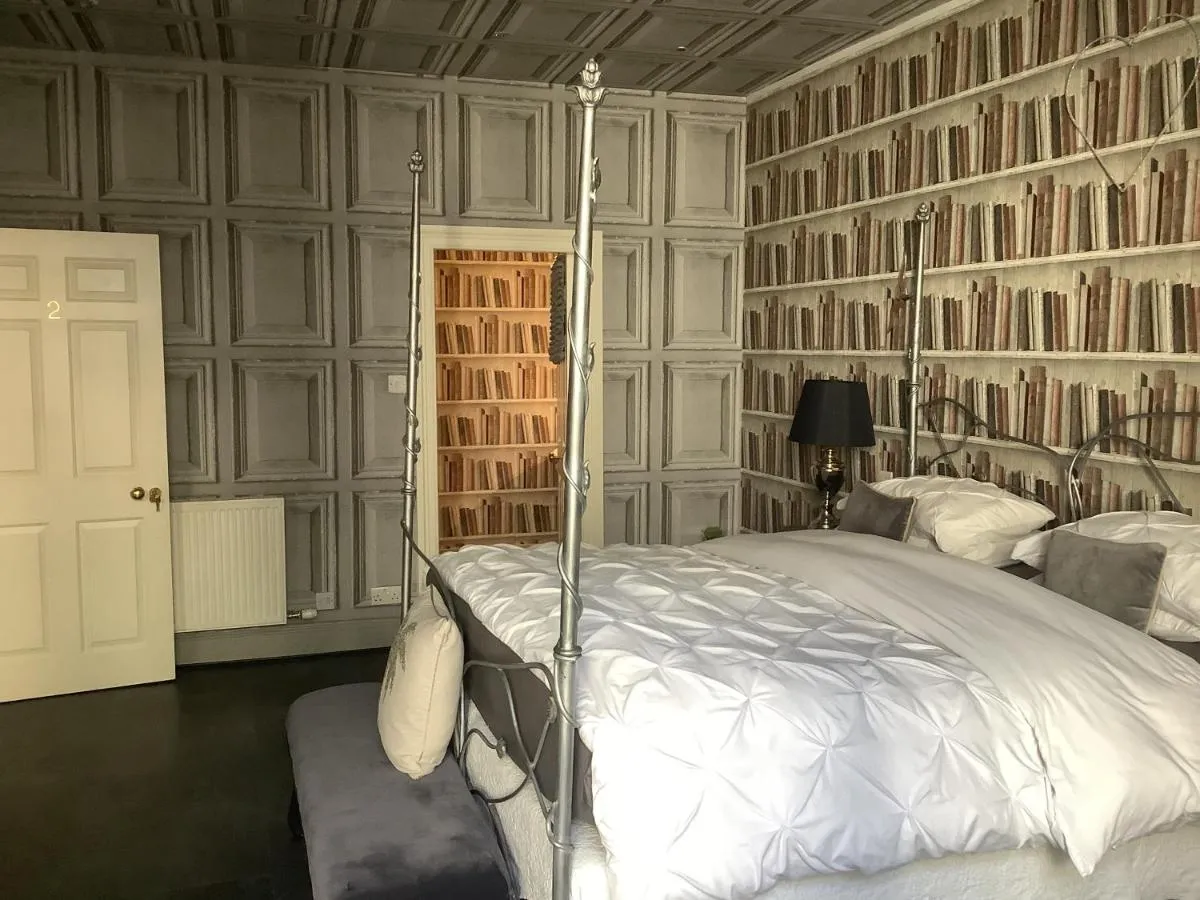 Image 1 of A Room in the City – West