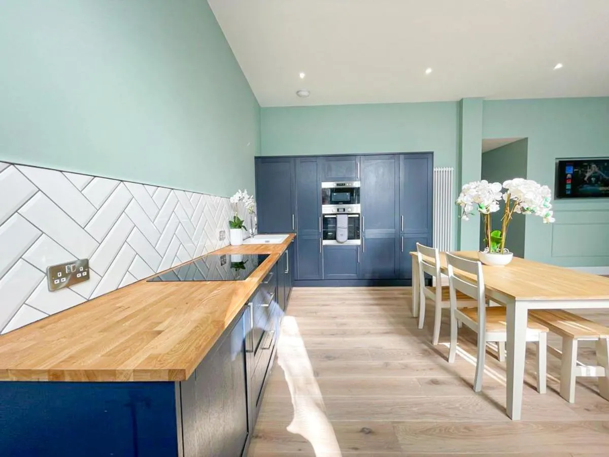 Image 3 of Beautiful 2BR, Private Entry in Vibrant Leith