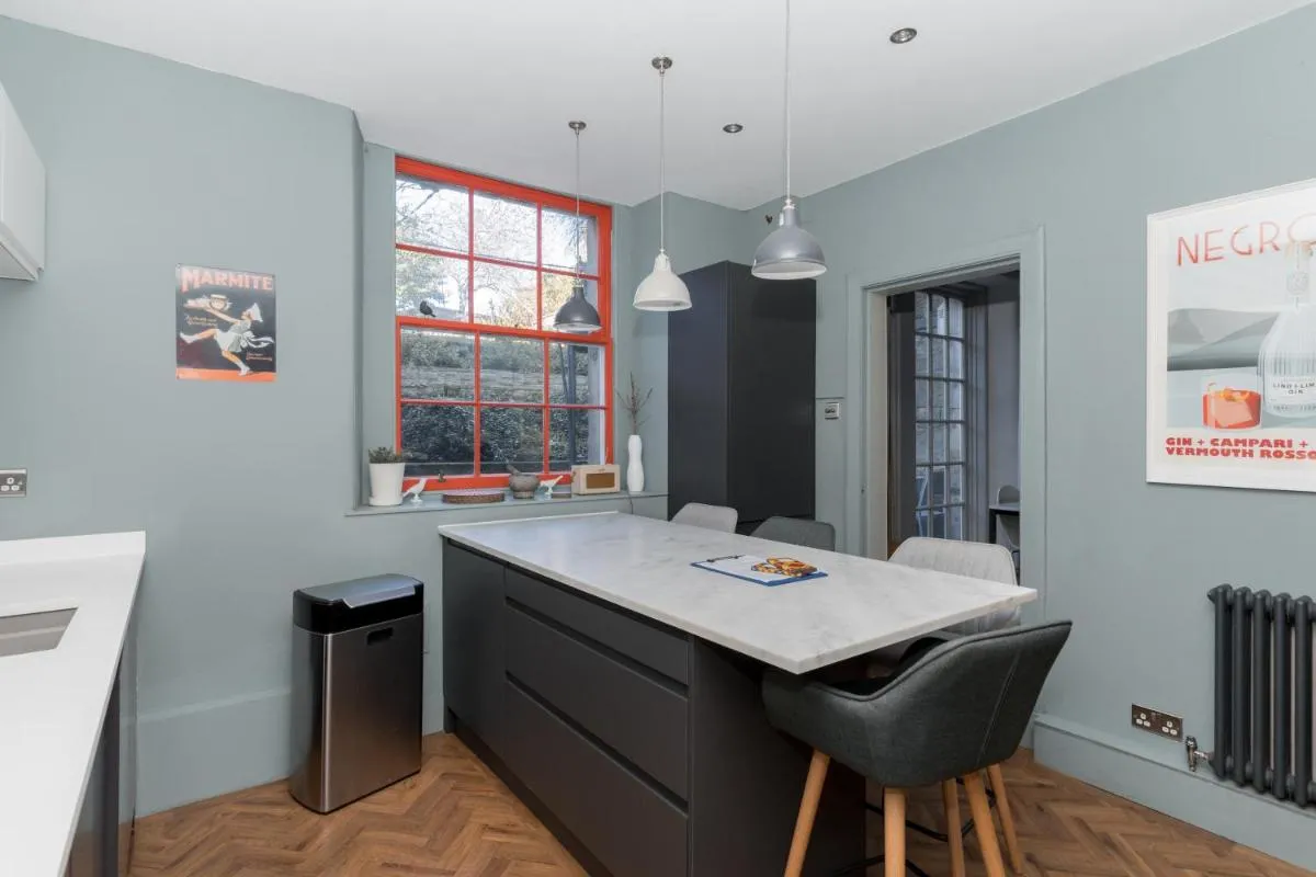 Image 4 of Beautiful & Bright 2BD Flat – Haymarket