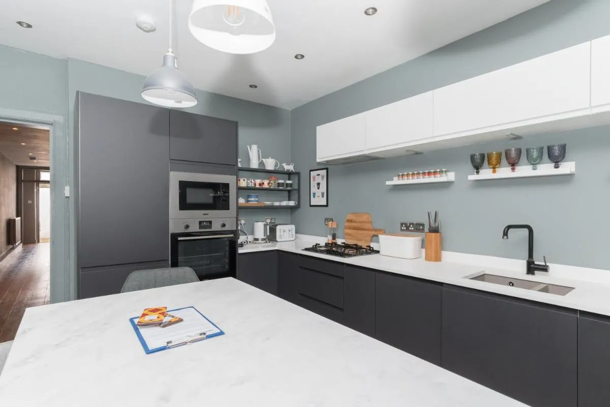 Image 5 of Beautiful & Bright 2BD Flat – Haymarket