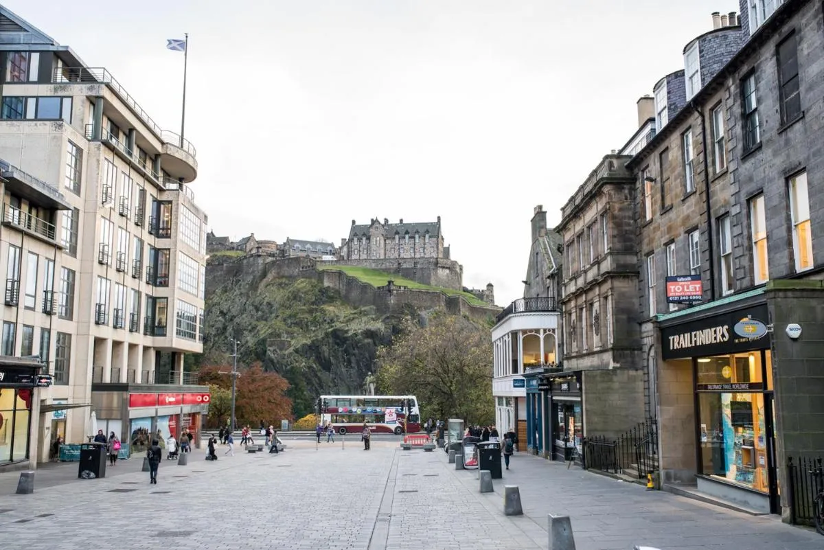 Image 5 of Beautiful City Centre Apartment – Holyrood Park