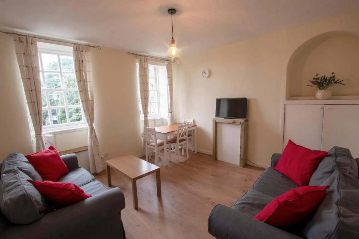 Image 4 of Cadell House Apt – Royal Mile
