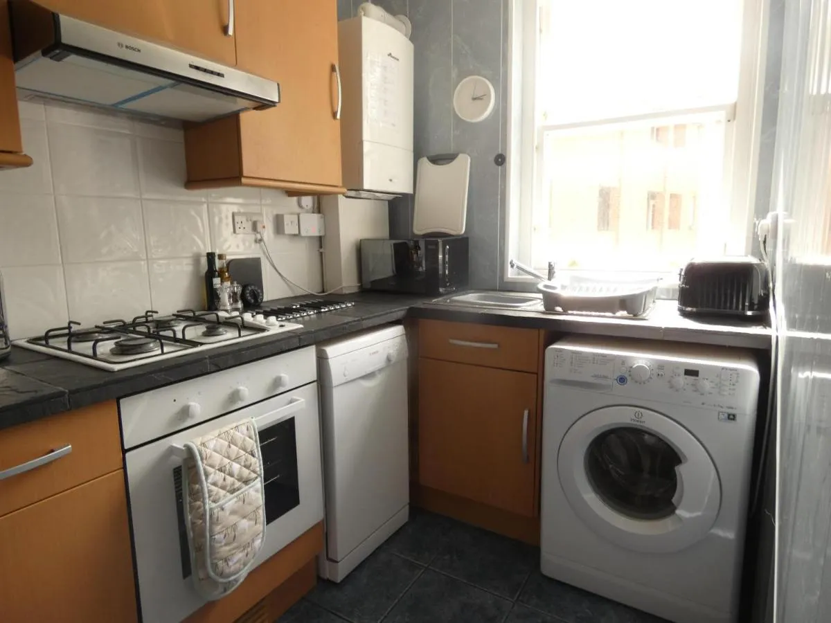 Image 3 of Central 2-bed flat in Edinburgh