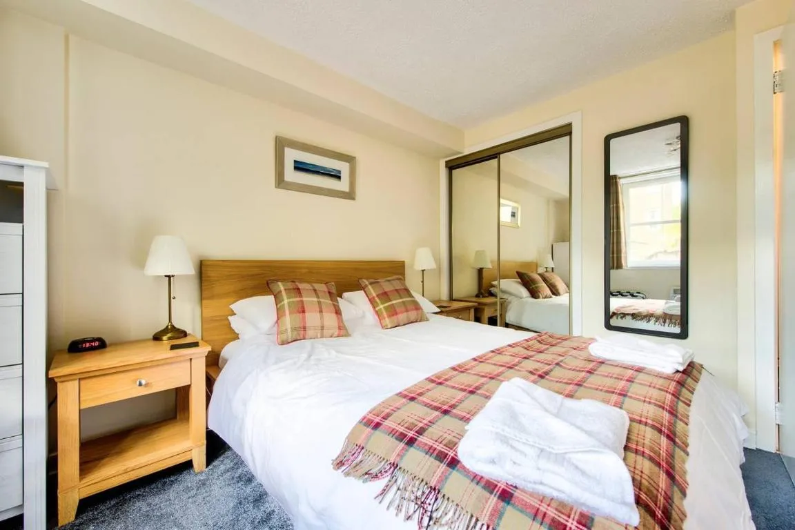 Image of Charming 1 Bed Apartment with Castle View