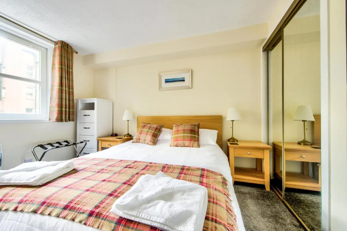 Image 6 of Charming 1 Bed Apartment with Castle View