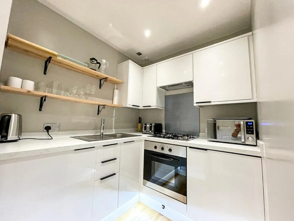 Image 2 of Charming 3 Bed Apartment in Old Town