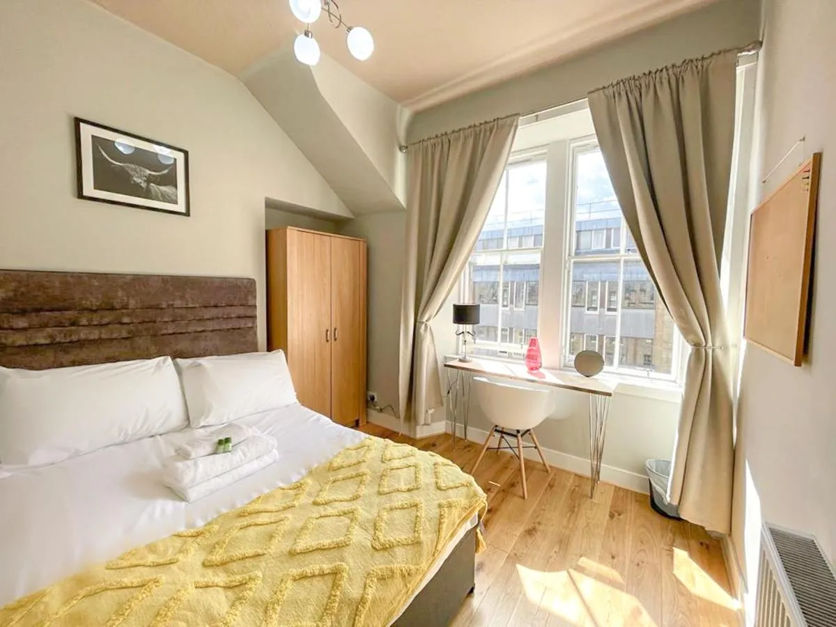 Image 1 of Charming 3 Bed Apartment in Old Town