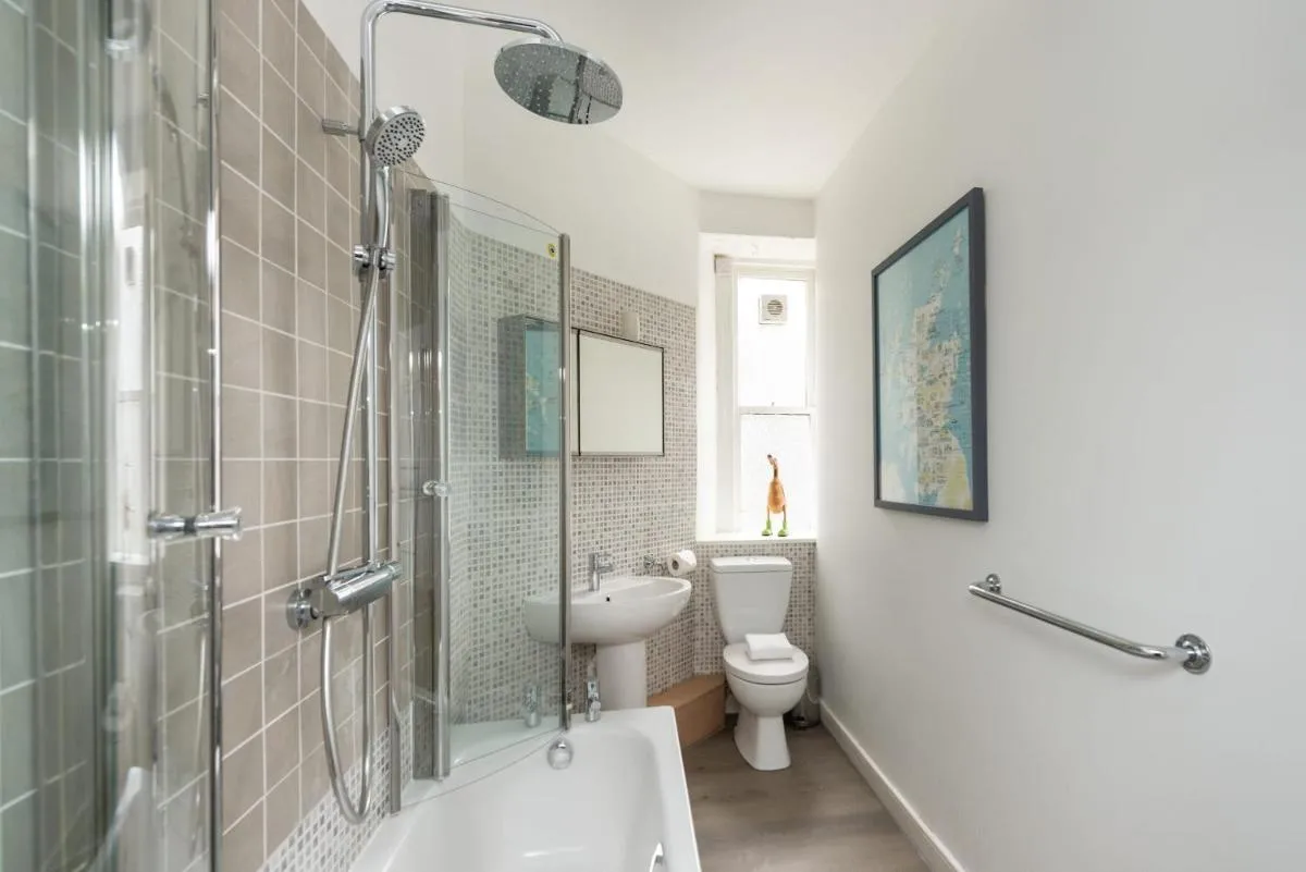 Image 2 of Charming Grassmarket 1 Bed Castle pad