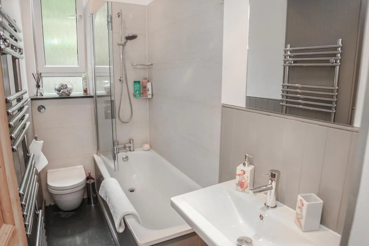 Image 6 of Chic & bright flat near Holyrood Park