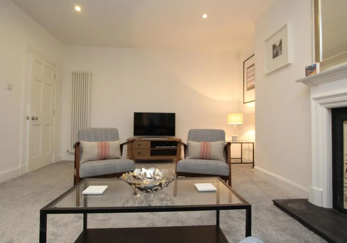 Image 4 of City Centre New Town 2 Bedroom Flat