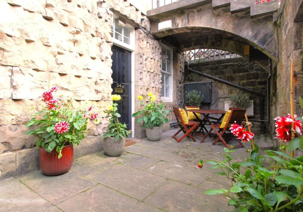 Image 5 of City Centre New Town 2 Bedroom Flat