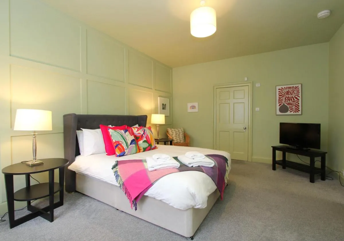 Image 6 of City Centre New Town 2 Bedroom Flat