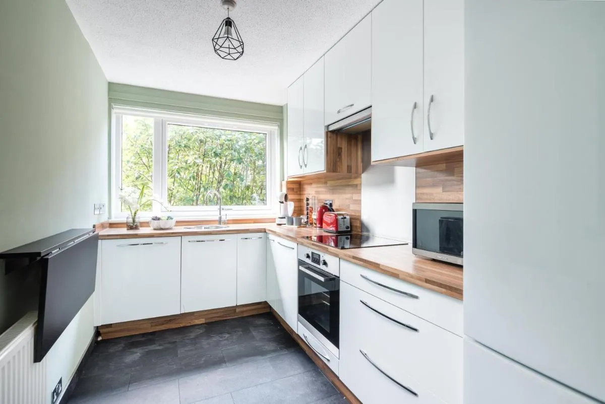 Image 3 of City Centre Stylish Apartment With Free Parking