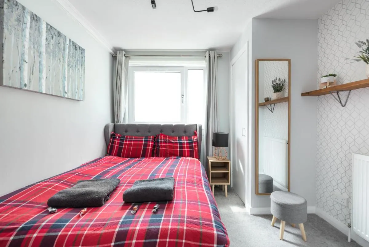 Image 1 of City Centre Stylish Apartment With Free Parking