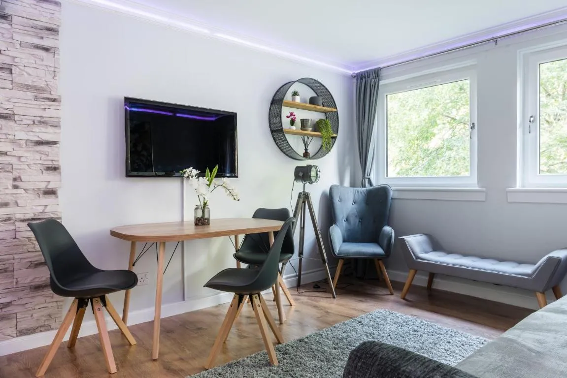 Image of City Centre Stylish Apartment With Free Parking