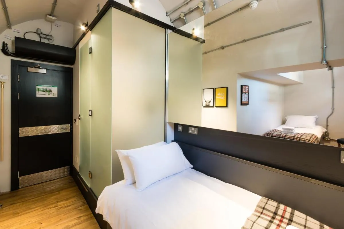 Image 1 of CoDE Pod – The CoURT – Edinburgh