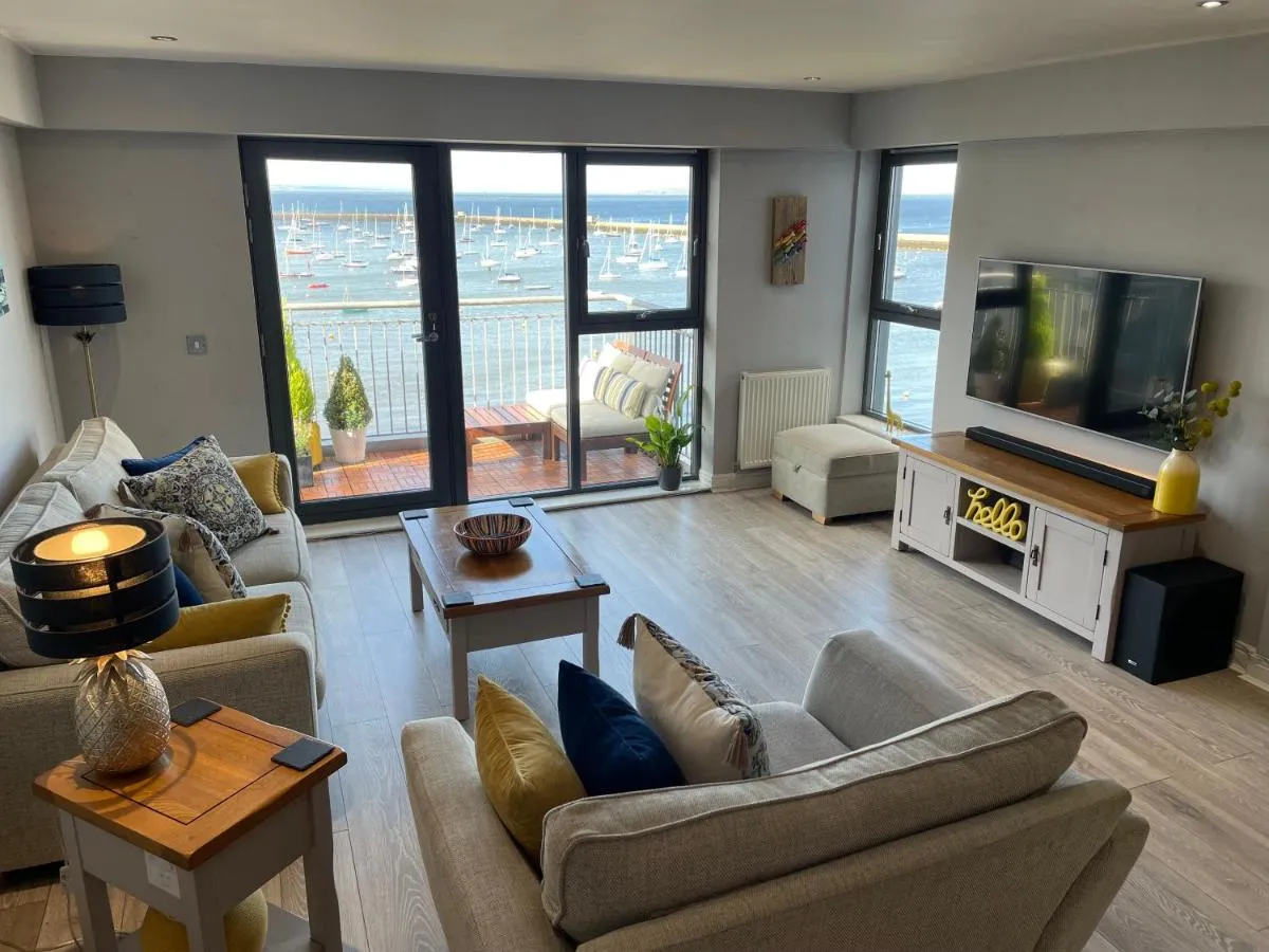 Image 4 of Corinthian Quay Apartment