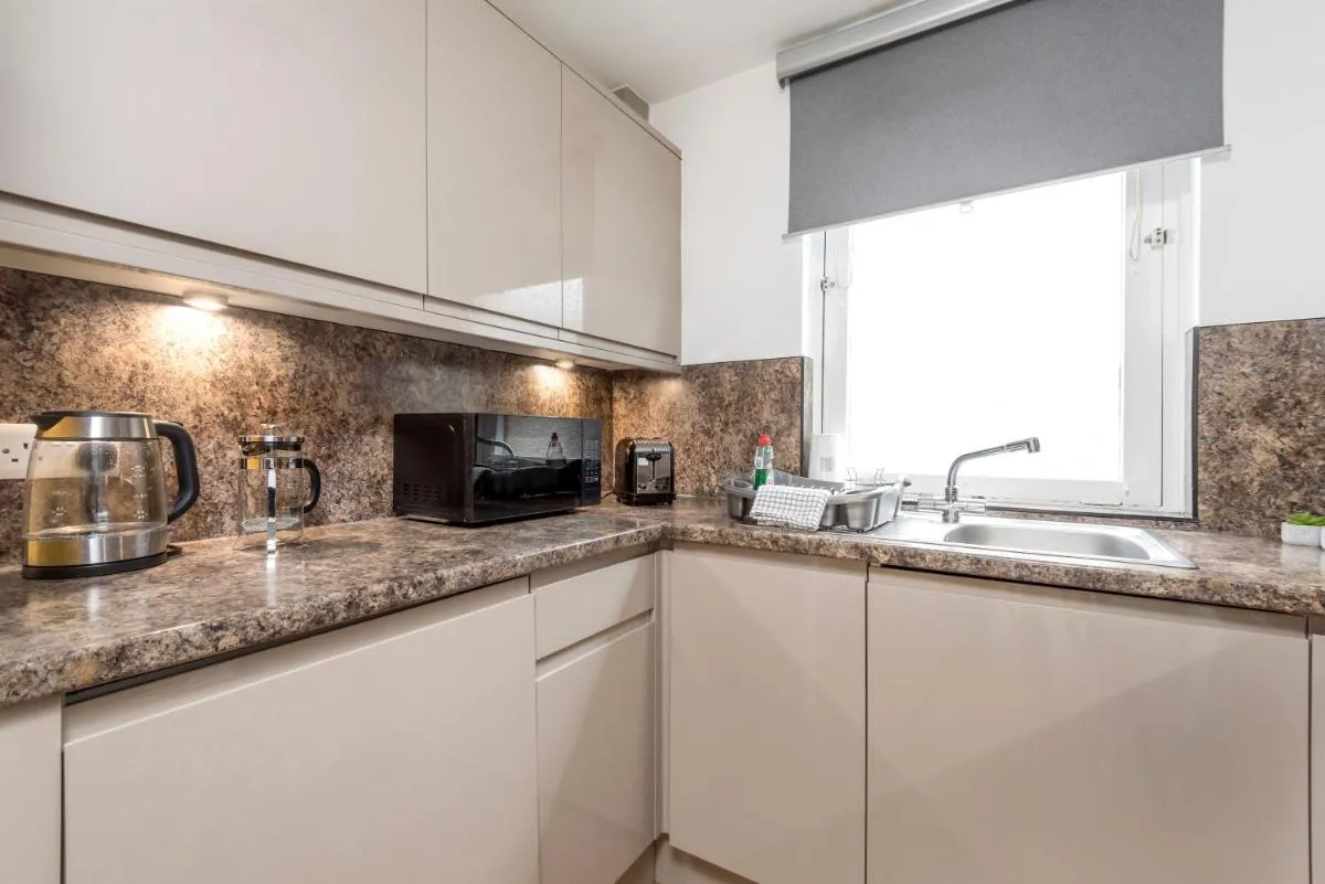 Image 3 of Cosy 1 Bedroom in the West End