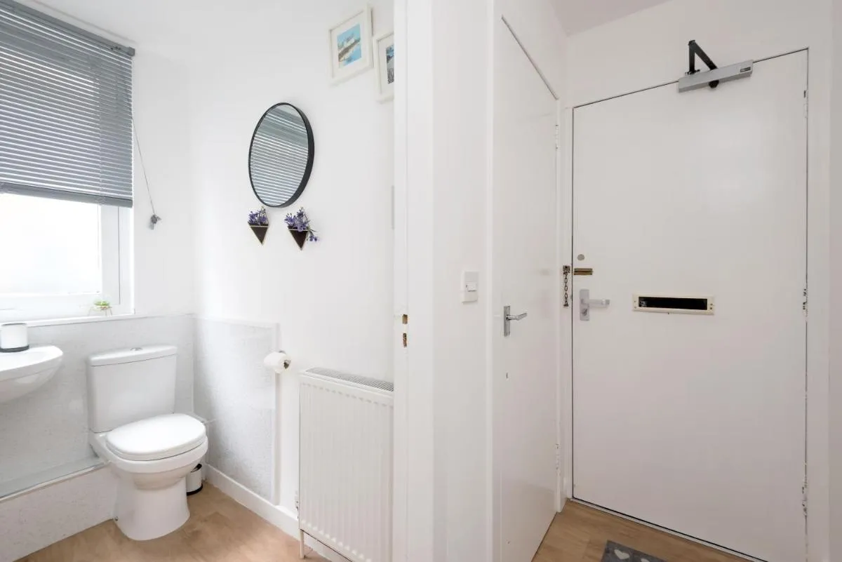 Image 6 of Cosy 1 Bedroom in the West End