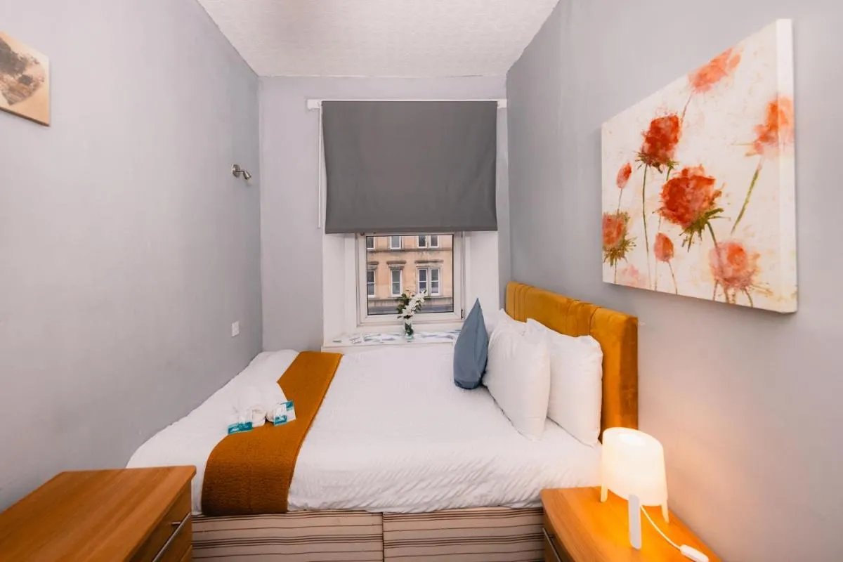 Image 1 of Cozy City Centre 2 Bedroom Apt by the Meadows! 5