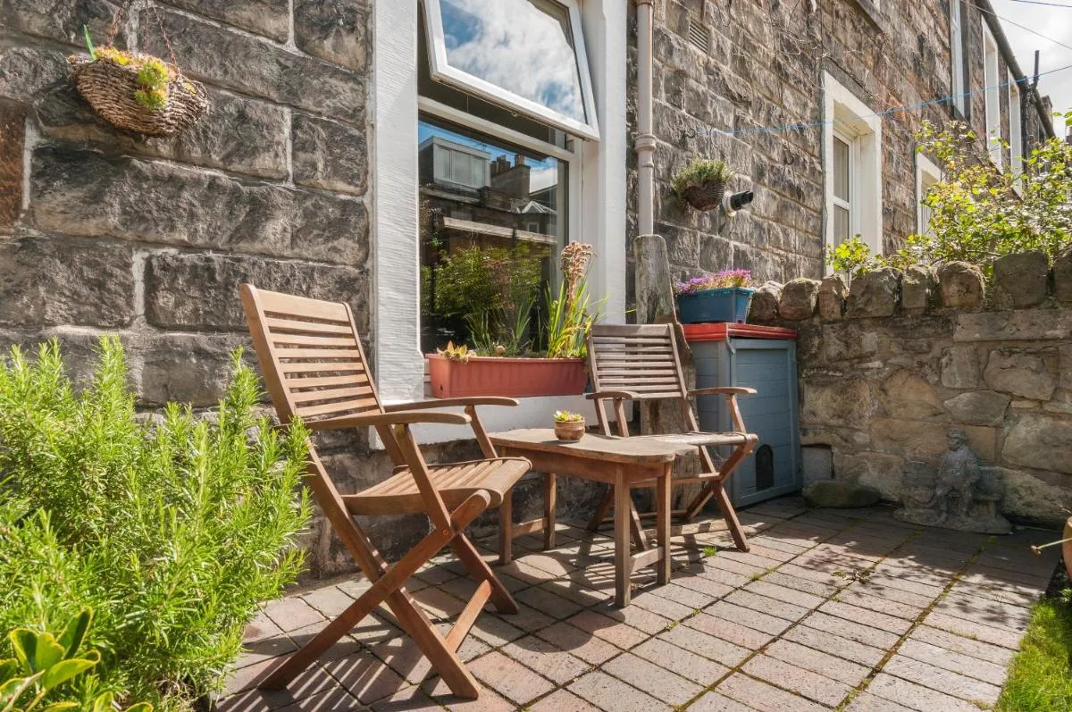 Image 5 of Cozy with Character Vibrant Cottage Style Flat at Leith Links Park