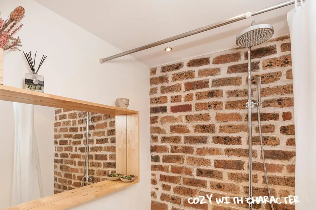 Image 2 of Cozy with Character Vibrant Cottage Style Flat at Leith Links Park