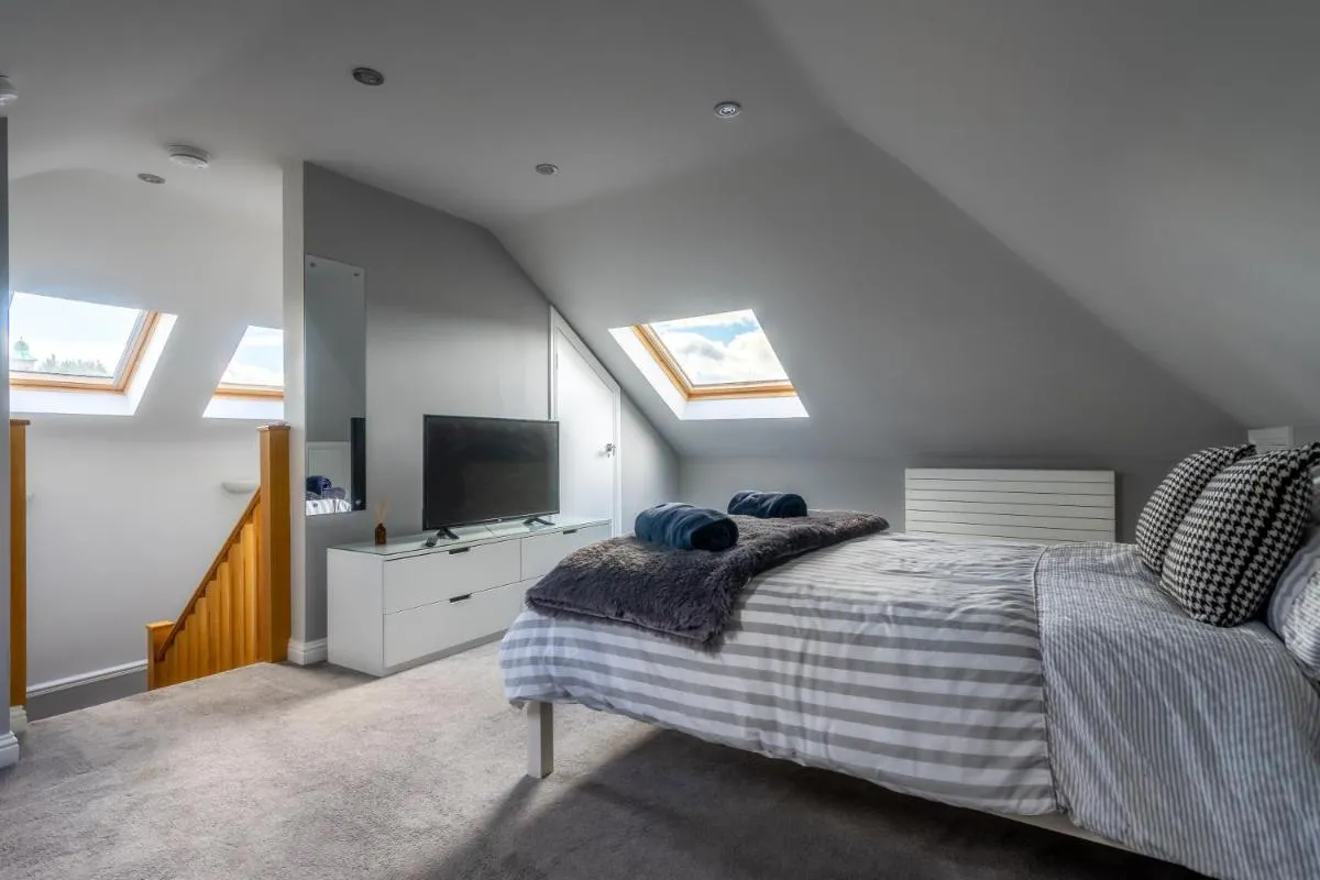 Image 4 of Craigey Beach Home