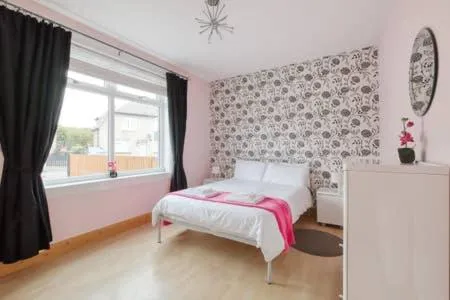 Image 6 of Crewe Apartment
