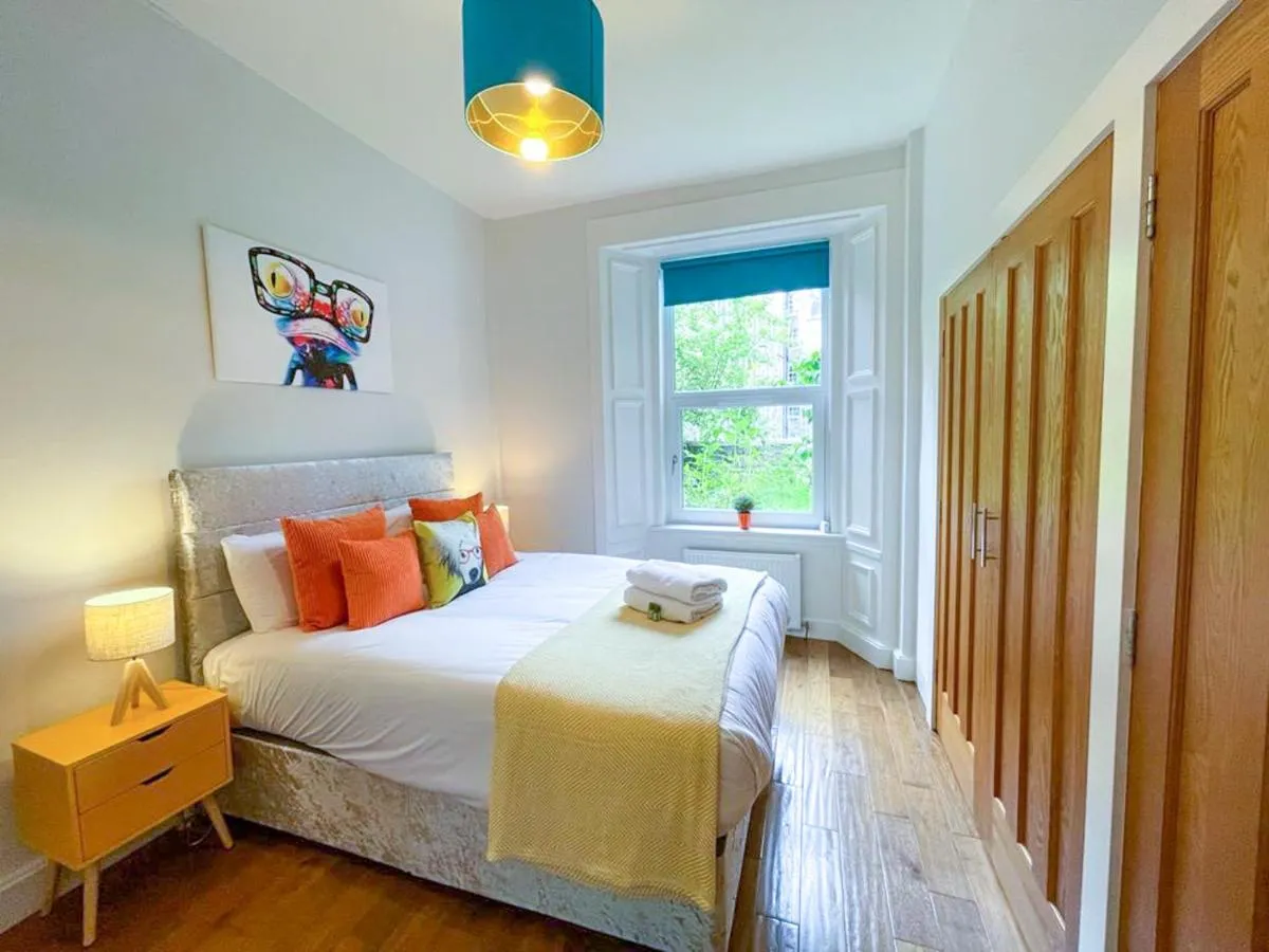 Image 4 of Desirable 2 Bed Apt Near Edinburgh Castle