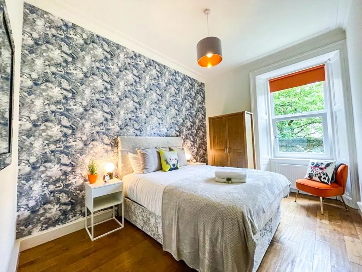 Image 1 of Desirable 2 Bed Apt Near Edinburgh Castle