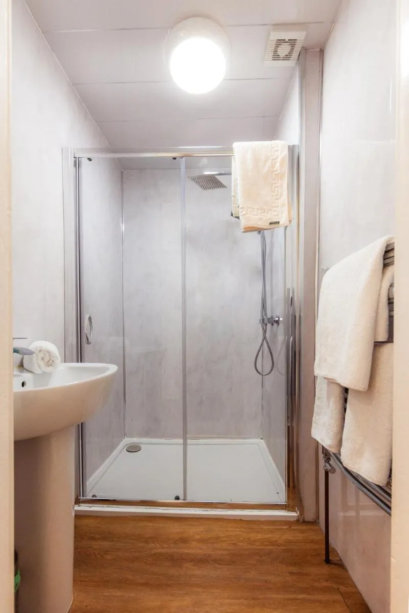 Image 3 of Desirable Edinburgh Apartment by the City Centre