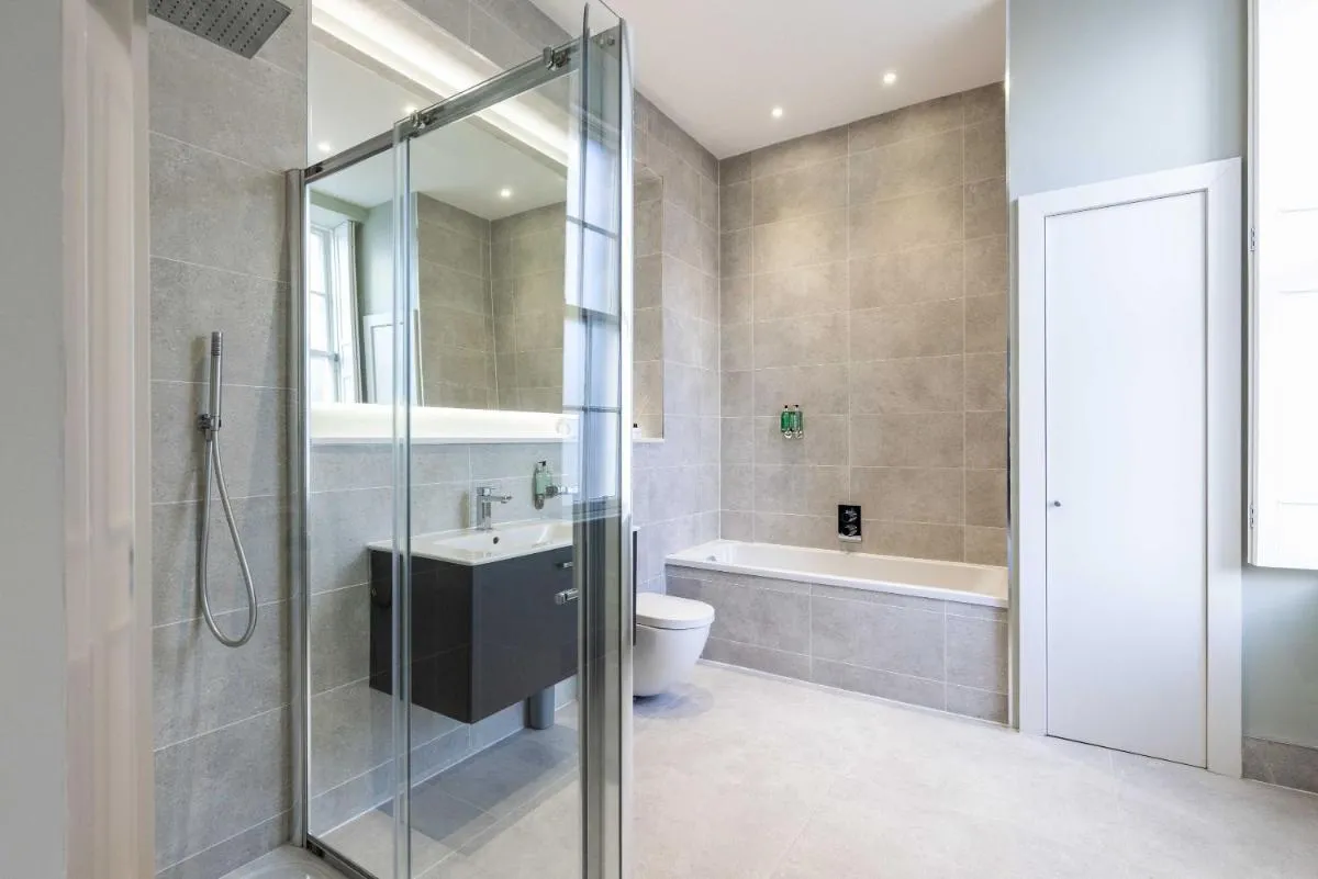 Image 6 of Dragon Suites – Alina Suite – 1 Bed City Centre Luxury Apartment