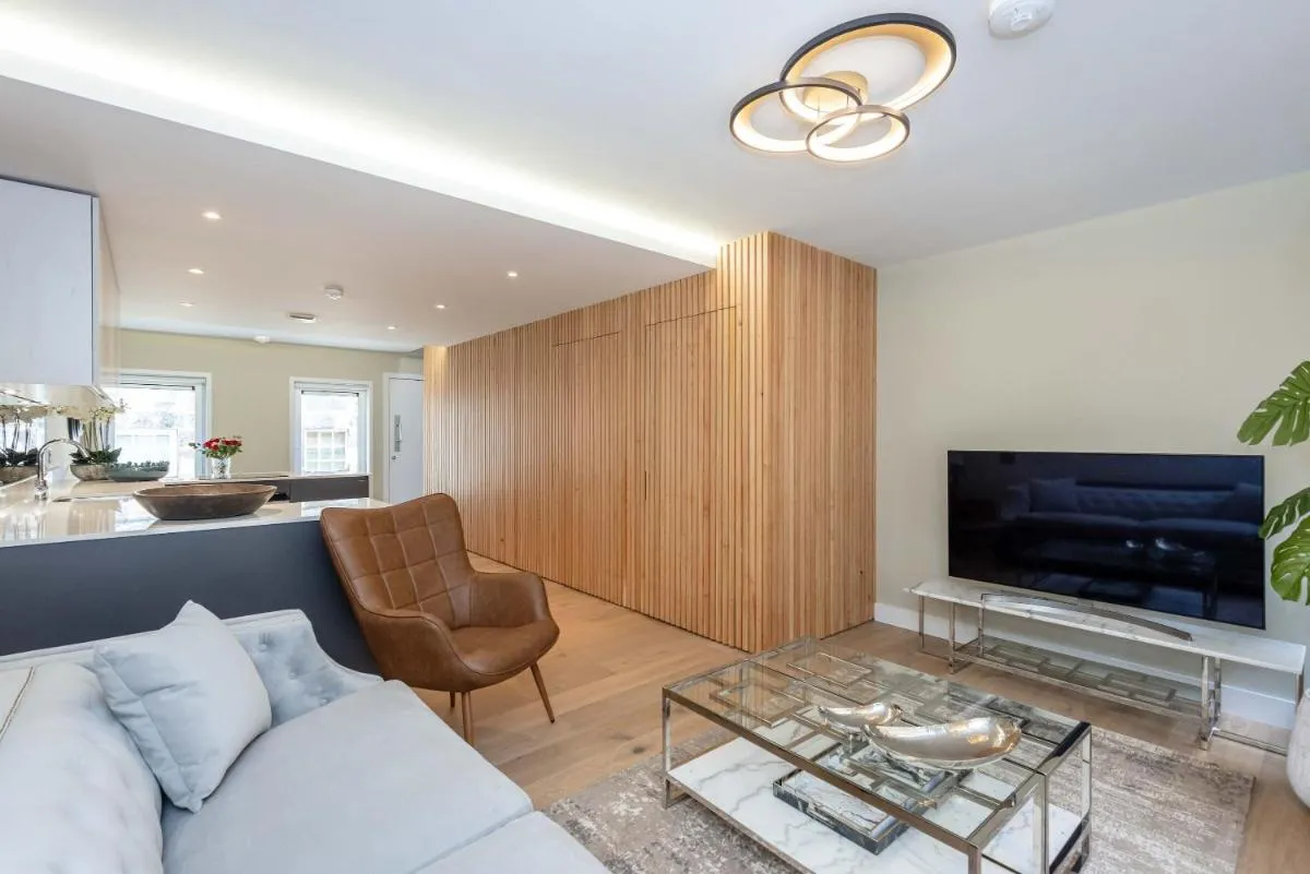 Image 4 of Dragon Suites – City Centre 2 Bed Luxury Mews House