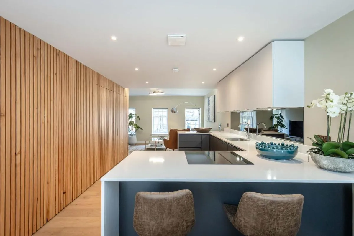 Image 3 of Dragon Suites – City Centre 2 Bed Luxury Mews House