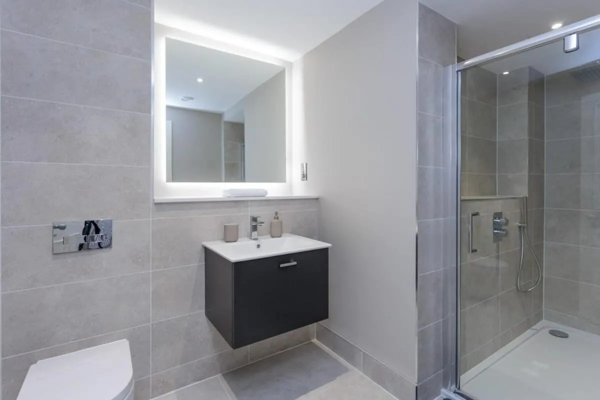 Image 2 of Dragon Suites – Edinburgh City Centre 1 Bed Apartment