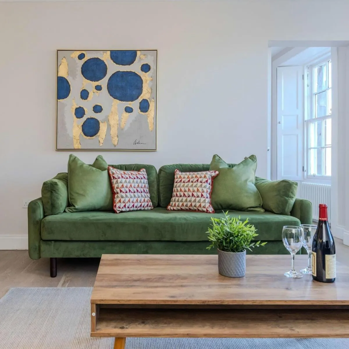 Image 3 of Dragon Suites – Edinburgh City Centre 2 Bed Apartment