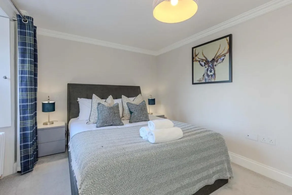 Image of Dragon Suites – Edinburgh City Centre 2 Bed Apartment