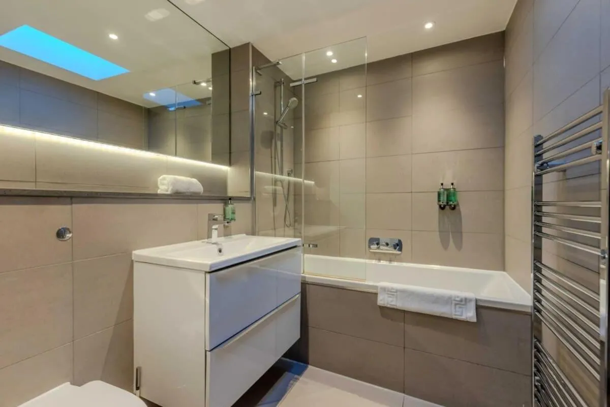 Image 1 of Dragon Suites – Edinburgh City Centre 2 Bed Apartment