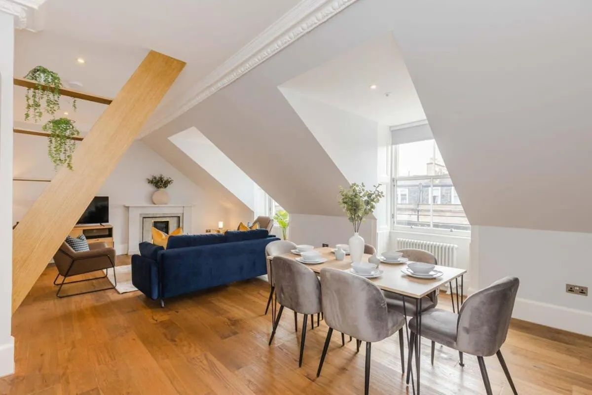 Image 3 of Dragon Suites – Ladon Suite – 2 bed city centre luxury apartment