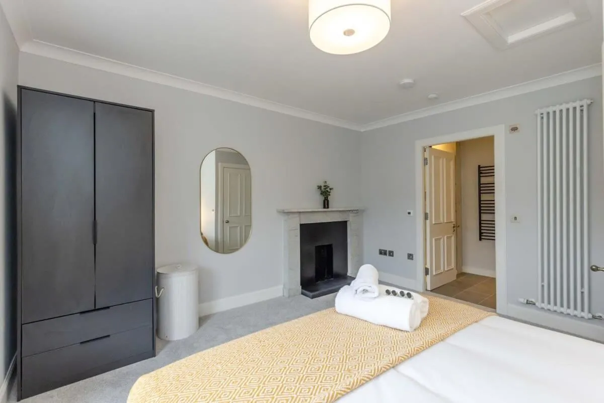Image 5 of Dragon Suites – Ladon Suite – 2 bed city centre luxury apartment