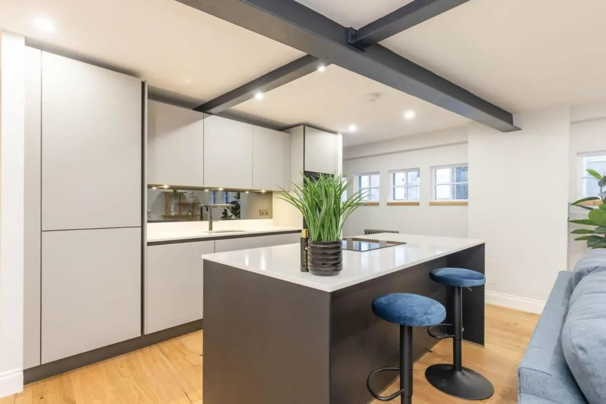 Image 3 of Dragon Suites – Yukina Suite – 2 bed city centre house with garden