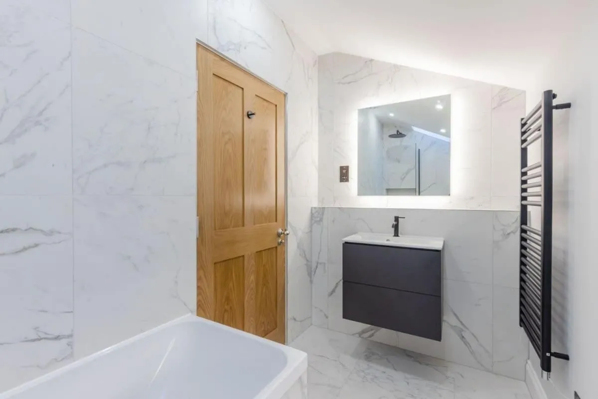 Image 2 of Dragon Suites – Yukina Suite – 2 bed city centre house with garden