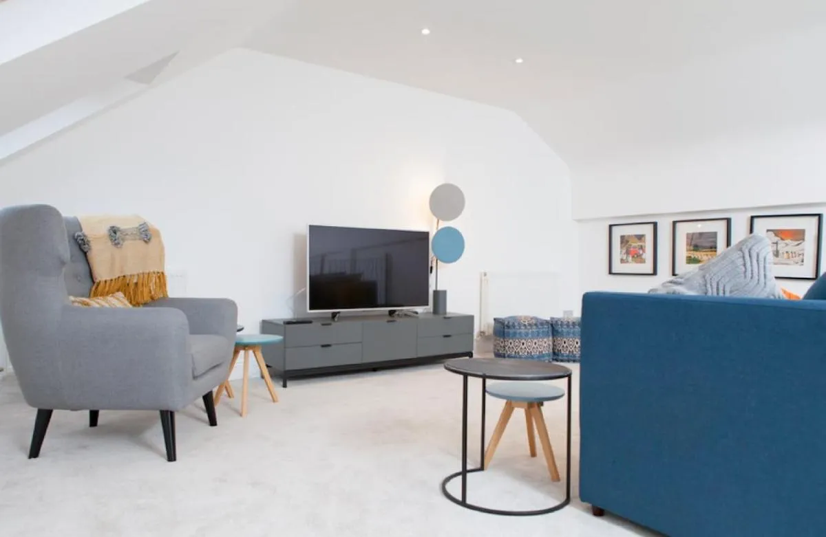 Image 1 of Edinburgh Deluxe Duplex with Garage