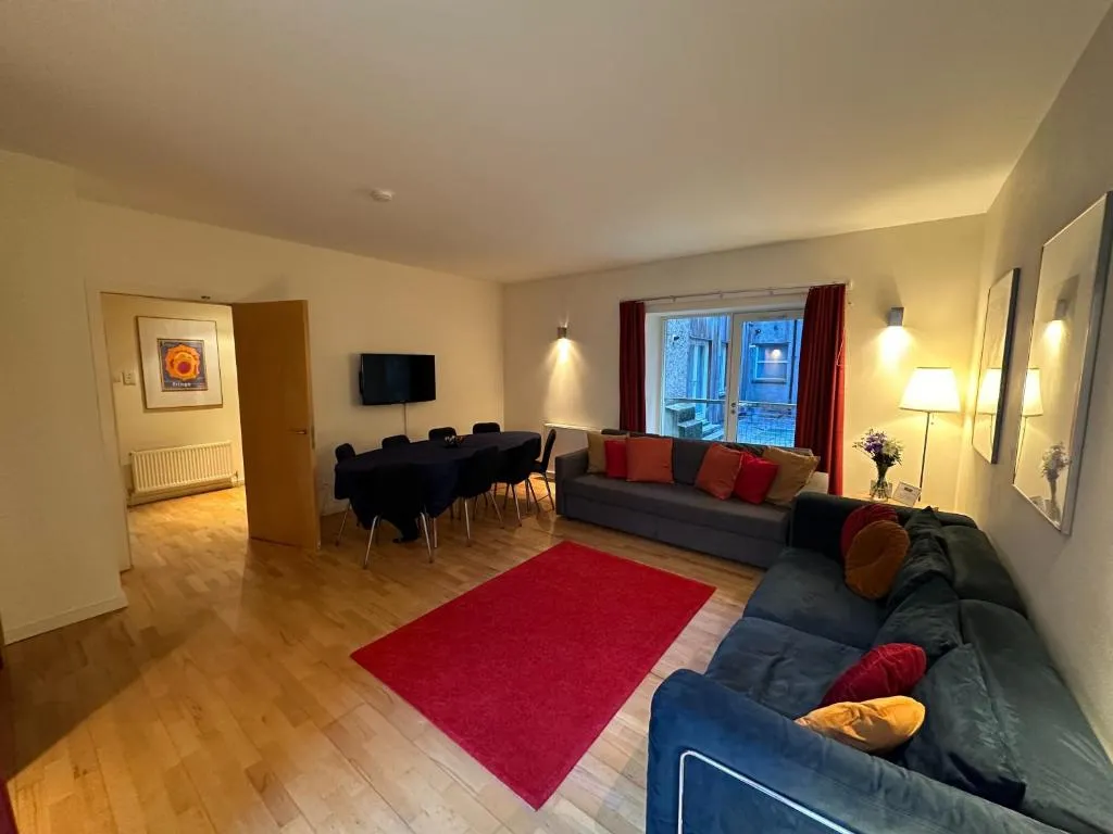 Image of Edmonstone Suite Old Town