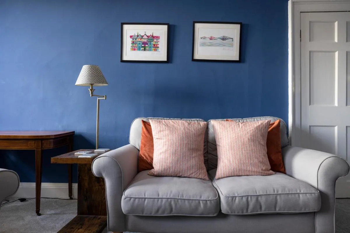 Image 5 of Elegant 2-bedroom Apartment in Edinburgh City Centre